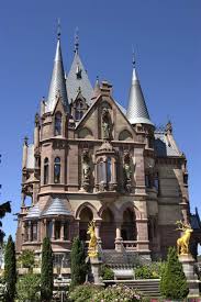 Drachenburg Castle Was Built In 1882 1884 By Order Of Baron Stefan Von Zarter A Wealthy Stockbroker From Bonn Descrip Gothic House Fantasy House Architecture