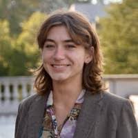 Ashley Gipe's Instagram, Twitter & Facebook