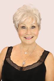 Petite Sophie (short wig)