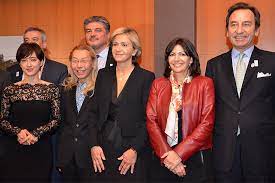 Même si les bénéfices du cdg express anne hidalgo et stéphane troussel vont plus loin en déclarant : Deplacement Au Japon De Mmes Anne Hidalgo Et Valerie Pecresse La France Au Japon