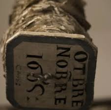 Oltre alla presentazione di alcune classi di materiali ancora inediti (bronzi, monili e gemme, vetri, scultura), i saggi accolti nel volume affrontano la storia e i contenuti culturali della collezione, la figura di. Documenti Storici Restituiti Da Cc A Fondazione Banco Napoli Campania Ansa It
