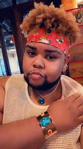 Beyoncé been rocking them Hats and fashion from wayyyy back in the day!!We  Love you Bey!!!