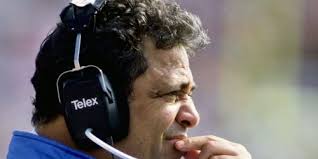 Who is Wayne Fontes dating? Wayne Fontes girlfriend, wife