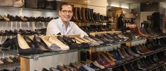 With over 25 years of experience in private label manufacturing for footwear and leather goods, our startup package is built to help you get through the journey in 6 simple steps. Schuhe24 Lets Specialised Retailers Do Business Online Kfw Stories