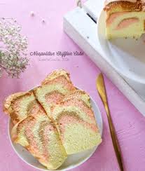 Untuk mendapatkan chiffon cake yang lembut kuncinya adalah harus menggunakan tepung terigu berprotein rendah dan telur yang masih fresh agar hasil chiffon mengembang dengan. Resep Chiffon Cake Super Lembut Takaran Gelas Resep Chiffon Cake Pandan Takaran Sendok Oil Free Oleh Cahya Dewi Cookpad Tekstur Chiffon Cake Yang Ringan Ini Didapat Dari Pemisahan Pengocokan Kucing
