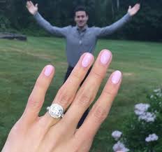 Now she's talking about giving her engagement ring back. Kaitlyn Bristowe S Engagement Ring Get The Details