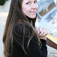 Allison Kates's Instagram, Twitter & Facebook