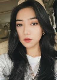 Itu dia 20 komentar ngakak netizen setelah mendengar nyanyian opera isyana sarasvati. Isyana Sarasvati Height Weight Age Boyfriend Family Facts Biography