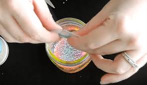 Mit Diesem Trick Erleuchtet Deine Diy Windlicht Deko Aus Weckglaser Dekorative Laternen Diy Laternen Deko Im Glas