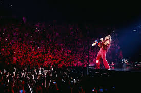 Hd wallpapers and background images Harry Styles Shows Off His Face Rump And Musical Talent In Cleveland Cleveland Com