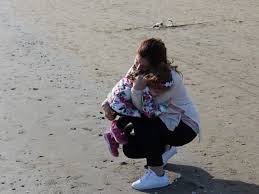 Un lungo elenco di frasi sui figli non può che esaltare la bellezza e l'importanza di essere genitori. Frasi Per Una Figlia Piu Di 140 Aforismi Da Dedicare A Tutto Donna