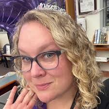 Nicole Midura's Instagram, Twitter & Facebook