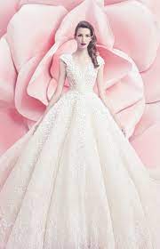 Her gorgeous michael cinco gown and lots of celebrities! Wedding Dresses 3 02152017 Km Modwedding Wedding Dresses Wedding Gowns Lace Wedding Gown Inspiration