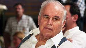 Hoy viernes, 13 de agosto de 2021, hacia las 5 de la mañana falleció el empresario colombiano carlos ardila lülle, uno de los hombres más ricos e importantes de colombia.el industrial nació el 4 de julio de 1930 y fue el fundador de la organización ardila lülle, una compañía integrada por más 80 empresas que incluye cadenas de televisión, de radio, fábricas de gaseosa. Wnqfmietrcod8m
