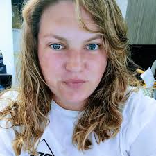 Just when I thought this season couldn't get any whiter, Monica's family  did a “fam jam” and Devin's parents brought out a pig. What the hell goes 