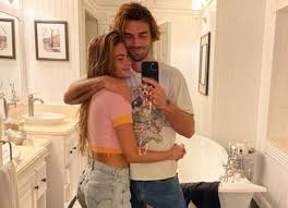 She has reportedly been dating kj apa since the summer of 2020. W8hebs9gbj7pwm