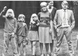 Video, 00:03:10young people react to pm's lockdown speech. Brexit A Very British Carnival Majalla