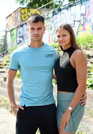 Join facebook to connect with barbora seemanová and others you may know. Loh Tokio 2021 Telefon Z Tokia Seemanova Zkousela Pritele Fotbalistu Jestli Ji Sledoval Isport Cz
