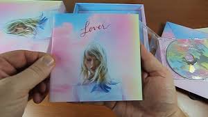 Trong tương lai, nếu được thì tiến tới mối quan hệ bền chặt. Taylor Swift Lover Ltd Fanbox Unboxing Deutsch Youtube