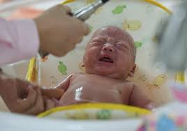 Jika ingin beli emas secara online lewat aplikasi, pastikan perusahaan pemilik aplikasi tersebut sudah terdaftar di bappebti agar transaksi anda terjamin keamanannya. Bayi Di China Positif Virus Korona 30 Jam Setelah Lahir Jadi Pasien Termuda Yang Terinfeksi