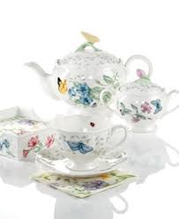 The butterfly meadow 4 piece dessert bowl set blue dinnerware features blossoms that seem to have a life all their own. Lenox Butterfly Meadow Dessert Bowls Set Of 4 Reviews Fine China Macy S