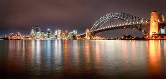 Die spannweite der sydney harbour bridge beträgt 503 meter, und der bogenscheitel erhebt sich 134 meter über den meeresspiegel, wobei diese höhe aufgrund der expansion des stahls an heißen tagen um 18 cm steigen kann.im bogen sind 39.006 tonnen stahl verarbeitet. 46 Lizenzfreie Bilder Und Stockfotos Fur Sydney Harbour Bridge Westend61 Gmbh