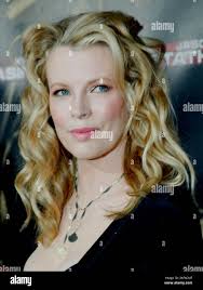 Cellular 2004 kim basinger hi-res stock photography and images