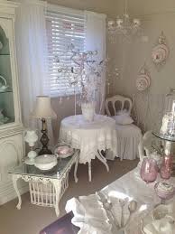In this roundup, you'll find shabby chic decorating ideas for different rooms so buckle up and enjoy the ride! Pretty Shabby Chic Decoration Inspirations Listing More