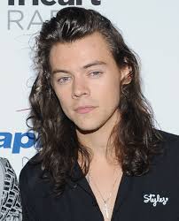 Dennis, stylist from milk + honey in austin. The Beauty Evolution Of Harry Styles From Baby Face To Major Babe Teen Vogue