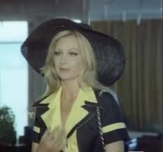 Türk sinemasının asil, modern, kentli ve zarif. Filiz Akin Aktrisler Unluler Guzel Kadinlar