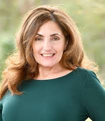 Gwen Sweeney's Instagram, Twitter & Facebook