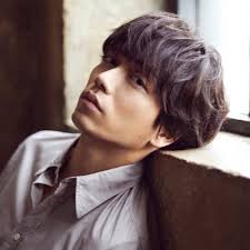 「ミュージカル界のプリンス」とも言われている 山崎育三郎 さん。 そんな山崎育三郎さんの 家族 について調べてみると、 4人兄弟 でした。 しかも、 兄弟の名前 や 経歴 がすごいことが判明。 å±±å´Žè‚²ä¸‰éƒŽ Ikusaburo 0118 Twitter