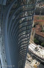 La Torre Cesar Pelli Milano Porta Nuova Garibaldi Modern Architecture Architecture Amazing Buildings