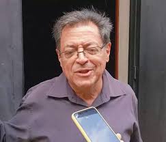 CulturaTachira #Teatro #Libro El licenciado en Letras egresado de la  Universidad de Los Andes Mérida y dramaturgo Pedro Pisanu presentó con  éxito el conversatorio “Espada, pluma y escenario”, en donde implicó el