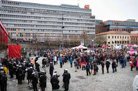 Jonas gahr støre (ap) skal møte et sterkt splittet parti på gardermoen mandag. Right Wing Progress Not A Party For Workers Labour Leader In May 1st Speech The Local
