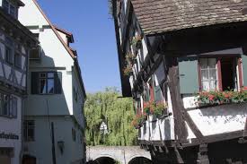 Die treppen nach oben nehmen kein ende schmunzel. Schiefstes Hotel Der Welt In Ulm Ubernachten In Schraglage Tageskarte