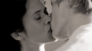 Gif Wallpaper Kiss Nice