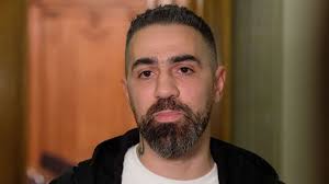 Anhand zahlreicher geschichten zeichnet sie das bild einer beziehung, in der der berliner clanchef. Bushidos Ehefrau Spricht Im Prozess Gegen Abou Chaker Von Volliger Uberwachung Rbb24