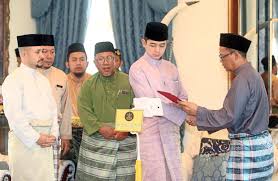 Permohonan pengisytiharan darurat sebelum ini telah dipersembahkan oleh perdana menteri di majlis menghadap di istana abdul aziz, kuantan, pahang pada jumaat lalu (23 oktober, 2020). More Tithes Collected In Pahang The Star