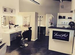 Pin By Yassely Amaya On Salon Makeup Studio Beauty Lounge Beauty Salon Interior