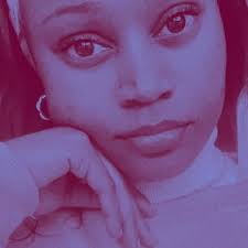 詩篇46:5 “上帝在她裡面,她不會跌倒。 ”