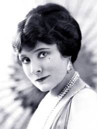 Dumont Family History: Last Name Origin & Meaning