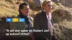 Els wilt wel vaker bij Robert Jan op schoot zitten | B&B Vol ... - YouTube