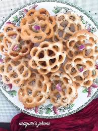 Achu Murukku Rose Cookies Mayuri S Jikoni Not A Real Cookie But More Of An Indian Sweet Snack Prepared Using A Special Rose Cookies Sweet Snacks Snack Time