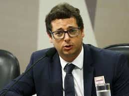 O espetáculo de mentira que vimos aqui hoje não pode servir de precedente, disparou o relator ao comentar sobre a declaração mentirosa de wajngarten sobre a campanha o brasil não pode parar. Fabio Wajngarten Sera Ouvido Na Cpi Da Covid Nesta Quarta Feira Noticias R7 Brasil