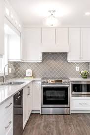 44 Top Arabesque Tile Kitchen Backsplash Design Ideas In 2020 Kitchen Backsplash Designs Arabesque Tile Backsplash Kitchen Arabesque Tile Kitchen