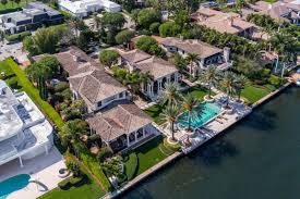 This Royal Palm Yacht Amp Country Club Private Estate Built In 2004 By Brennan Custom Homes Is Florida Real Estate Real Estate Website Intracoastal Waterway