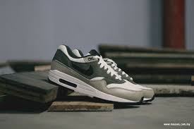 Nike Air Max 1 Essential Summit White Black Dark Dune Nike Air Nike Air Max Nike