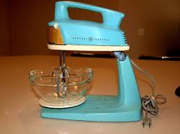 Vintage Turquoise General Electric 2 In One Hand Stand Mixer Etsy Vintage Appliances Vintage Turquoise Vintage Kitchen Utensils