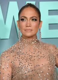 I Tried Jennifer Lopez's Contour & Makeup Routine